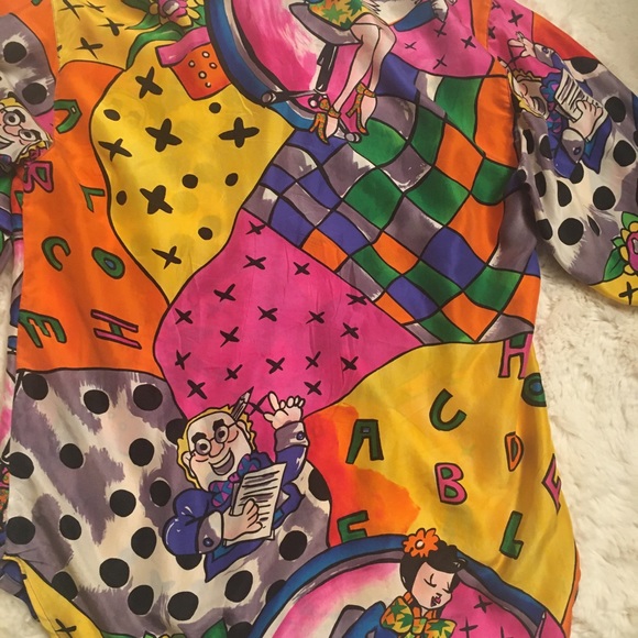 Over sized silk shirt to wear as cover up or tie at waist with jeans. Vintage - Picture 5 of 12